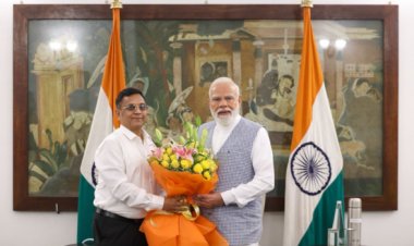 प्रधानमंत्री मोदी ने नीति आयोग के नवनियुक्त पूर्ण सदस्य डॉ. गोबरधन दास से मुलाकात की